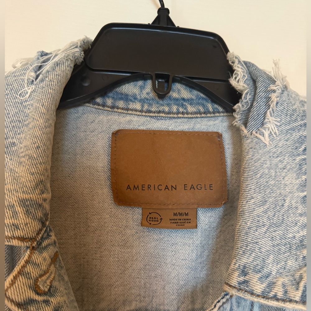 American Eagle Distressed Oversized Boyfriend Denim Jacket - Picture 6 of 7